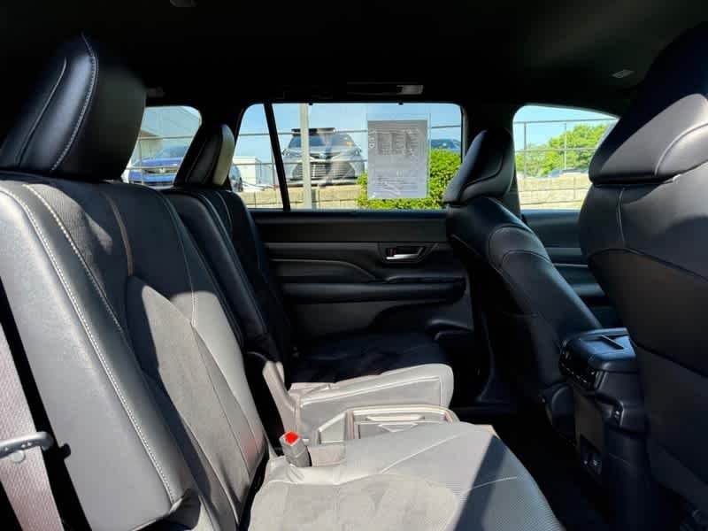 2024 Toyota Grand Highlander Limited - Photo 11