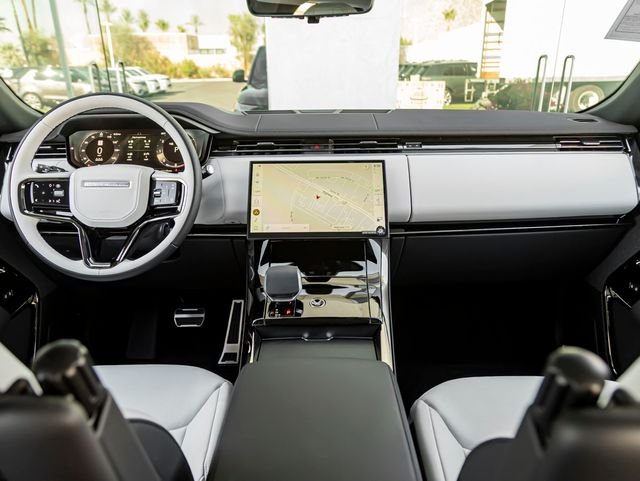 New 2026 Santorini Black Land Rover Dynamic SE image 20