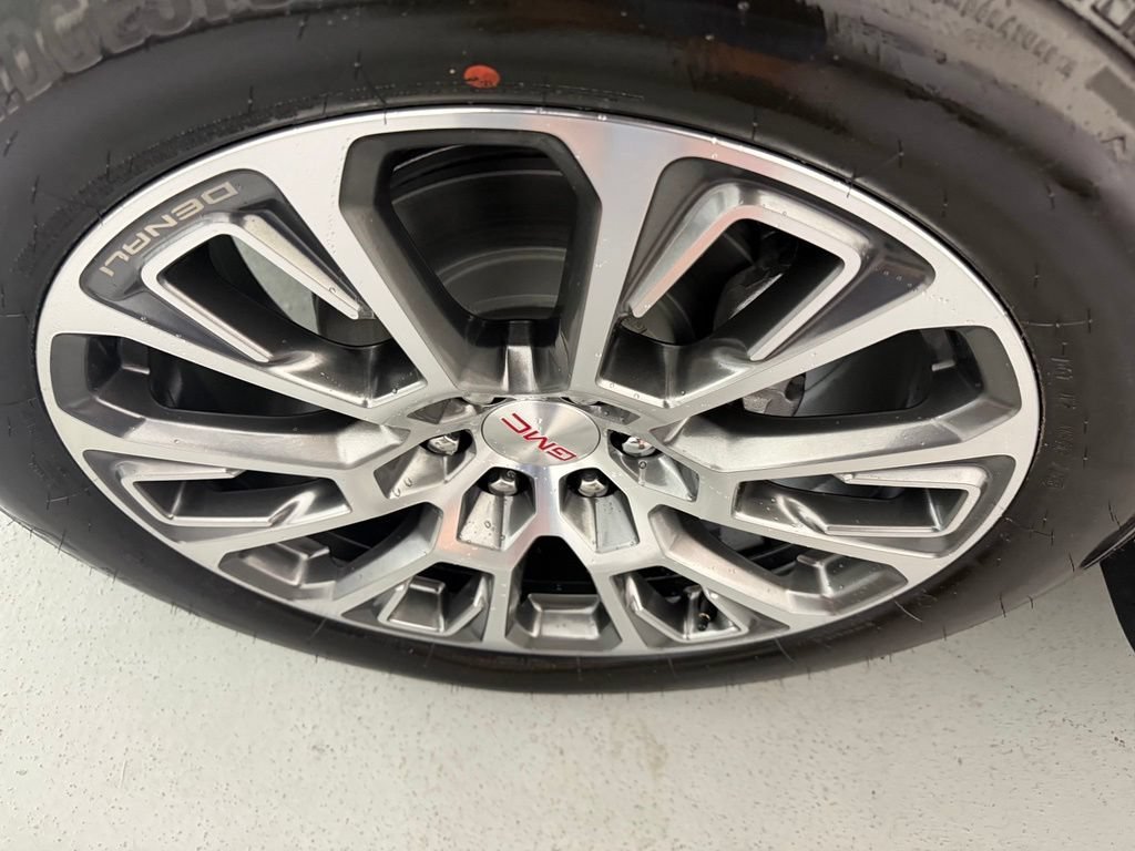 2026 GMC Yukon Denali - Photo 8