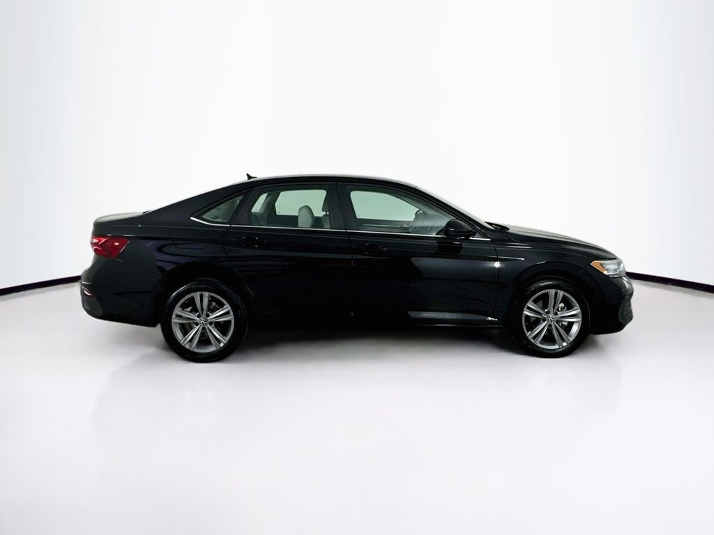 Used 2023 Deep Black Volkswagen 1.5T SE image 8