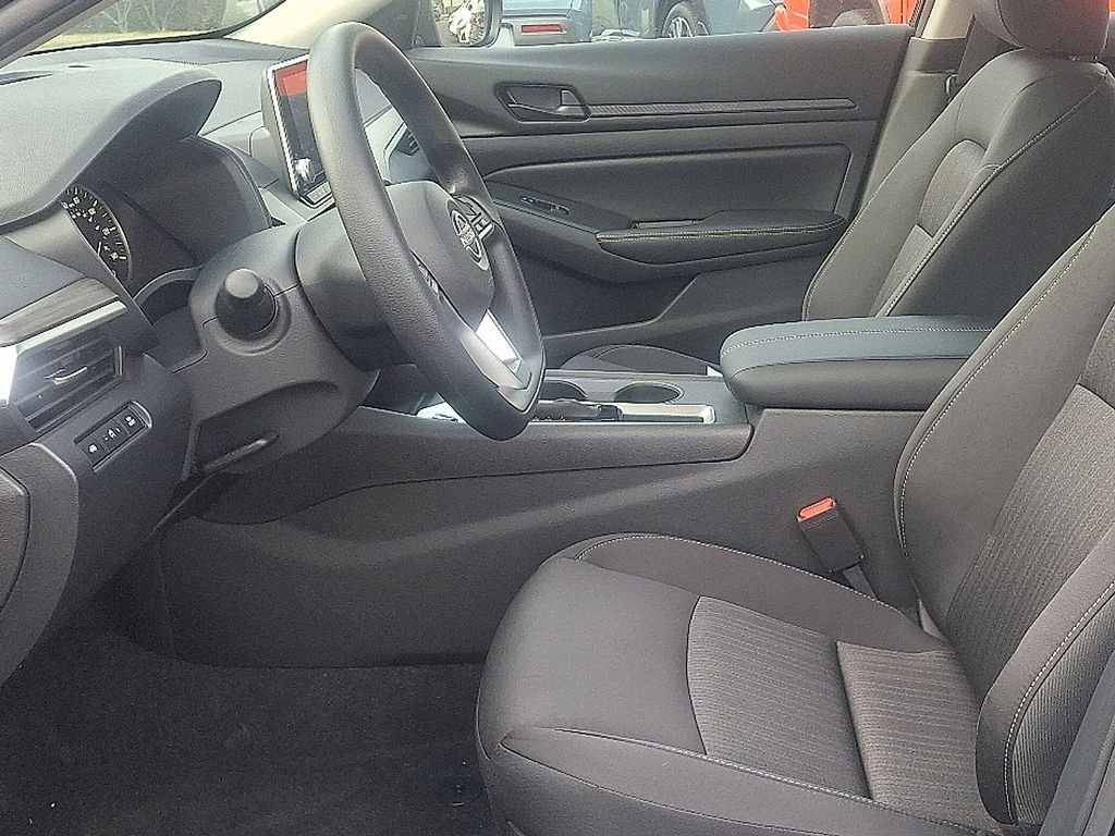 New 2026 Pearl White TriCoat Nissan 2.5 SV image 6