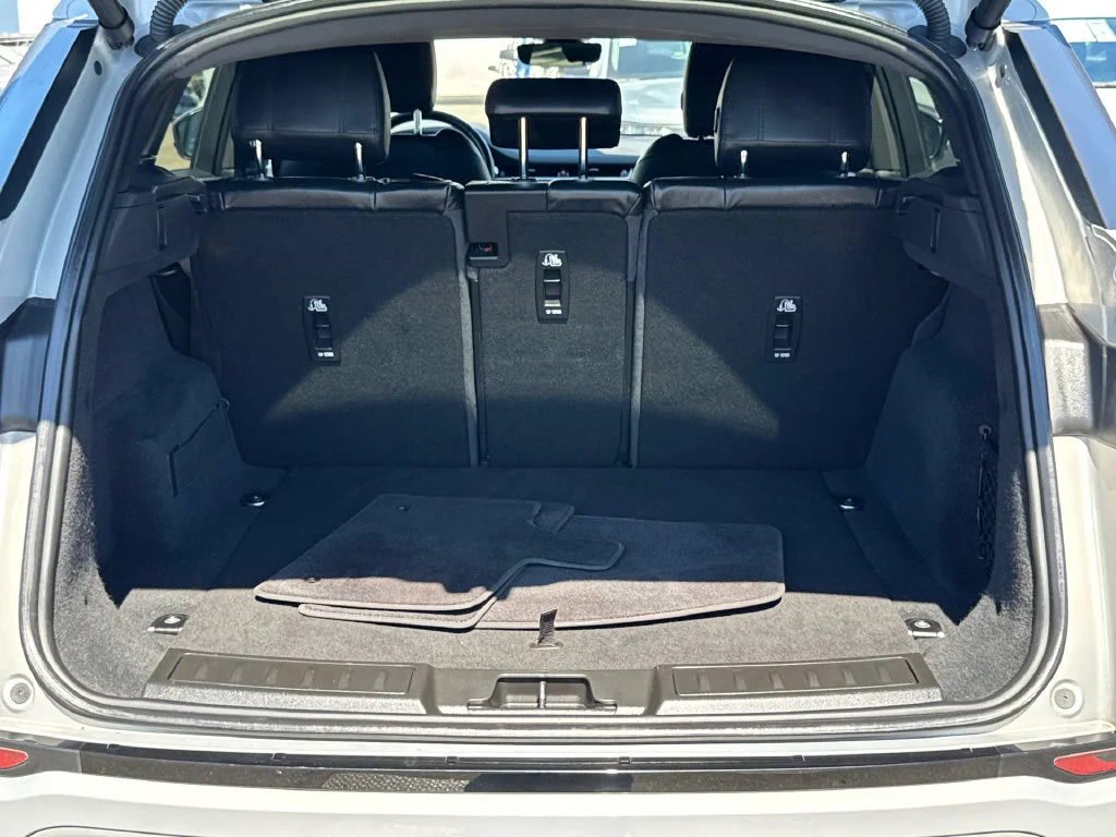Used 2020 White Land Rover S image 10