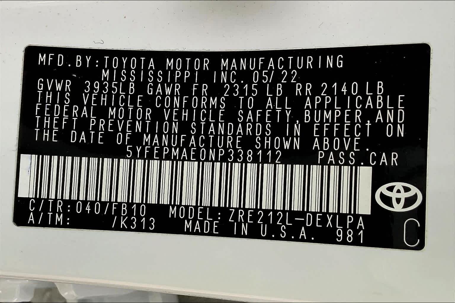 Used 2022 White Toyota LE image 36