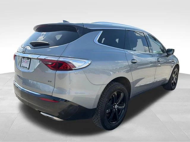 Used 2023  Buick Essence image 9