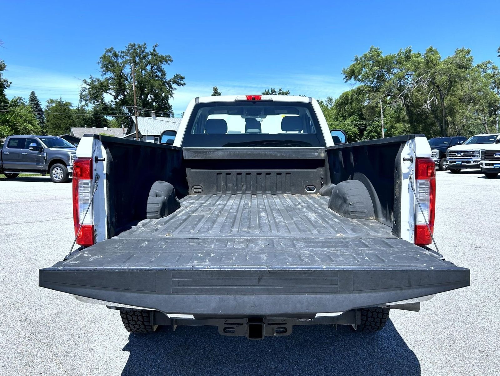 Used 2019 White Ford XL image 17
