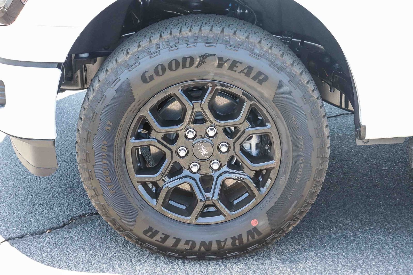 New 2026 Oxford White Ford XLT image 9