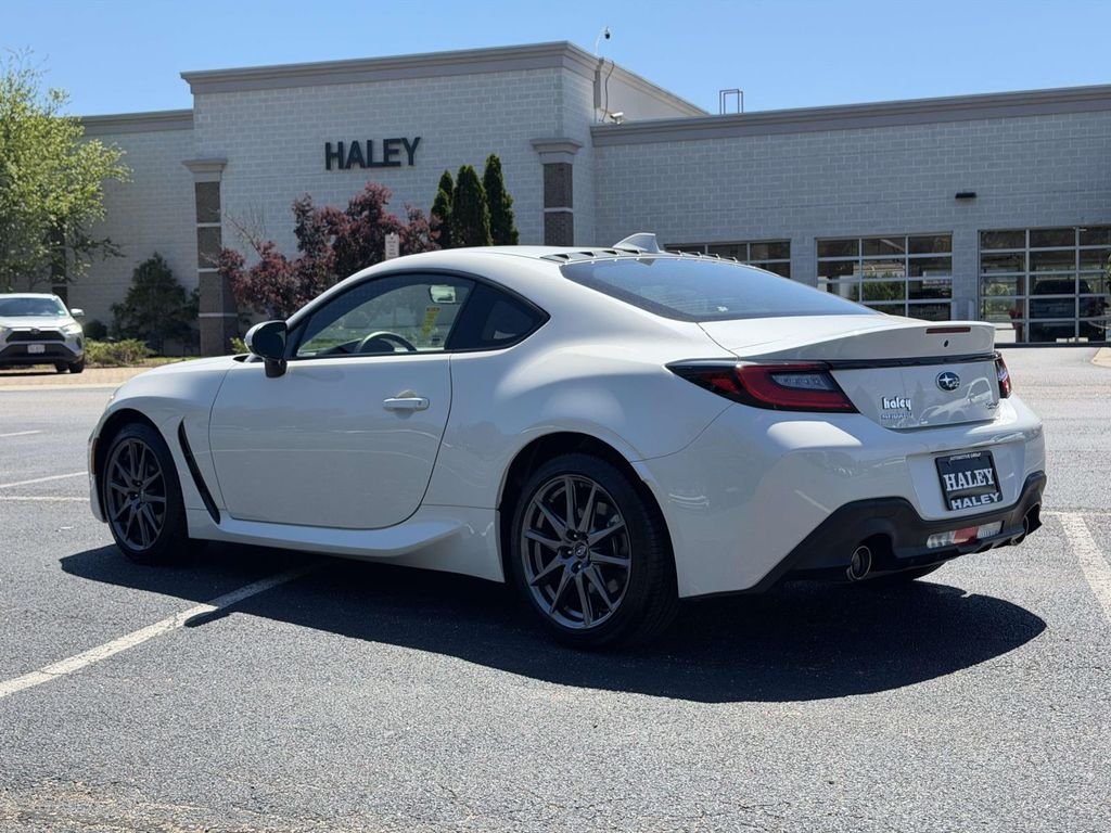 Used 2022 White Subaru Premium image 22