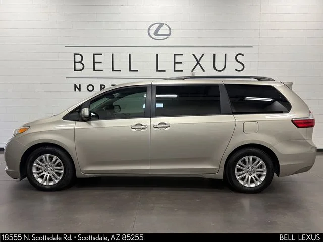 Used 2017  Toyota XLE image 7