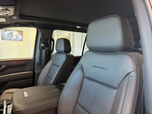 2026 GMC Yukon XL Denali - Photo 18