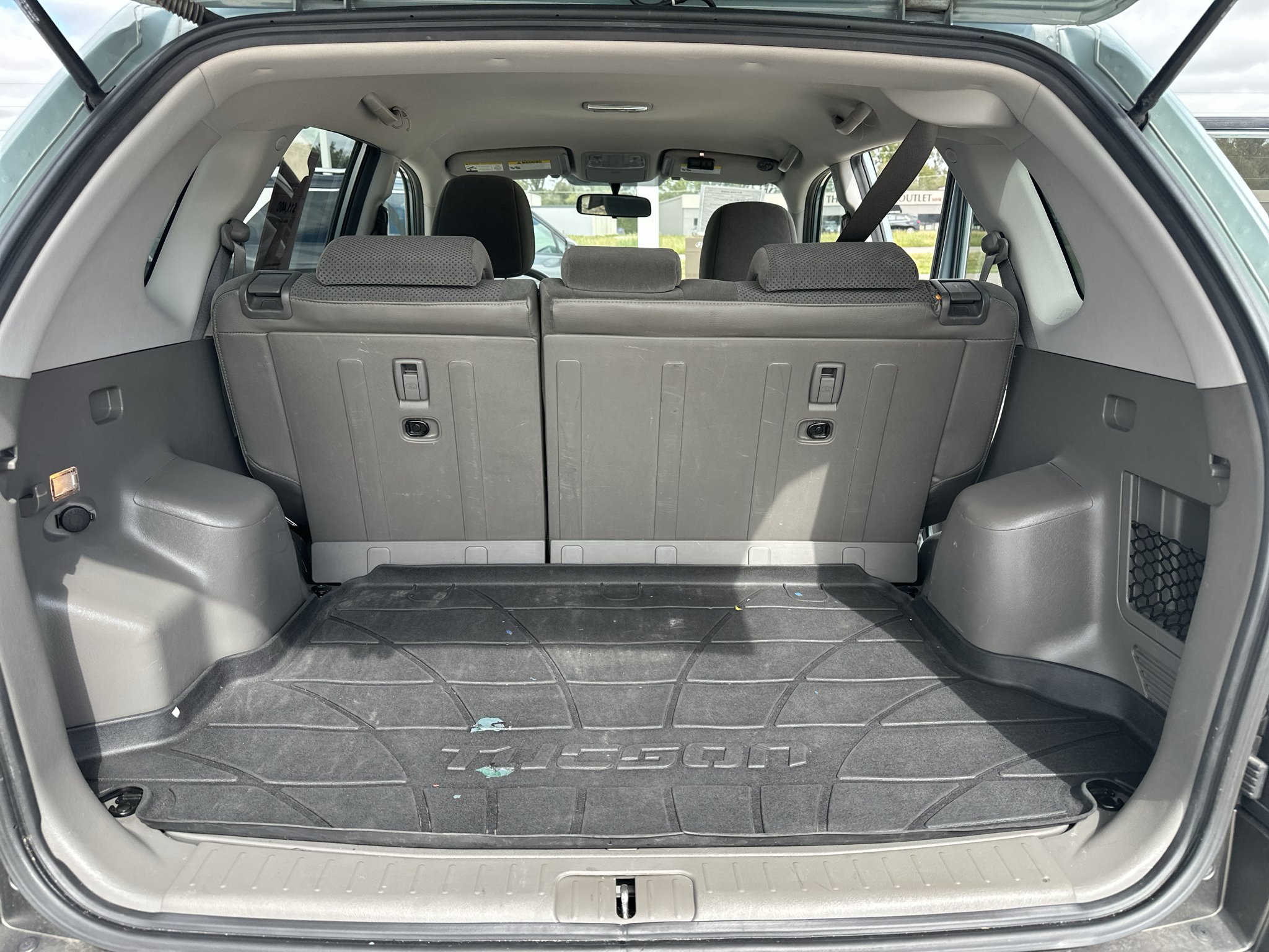 Used 2009 Desert Sage Metallic Hyundai SE image 28