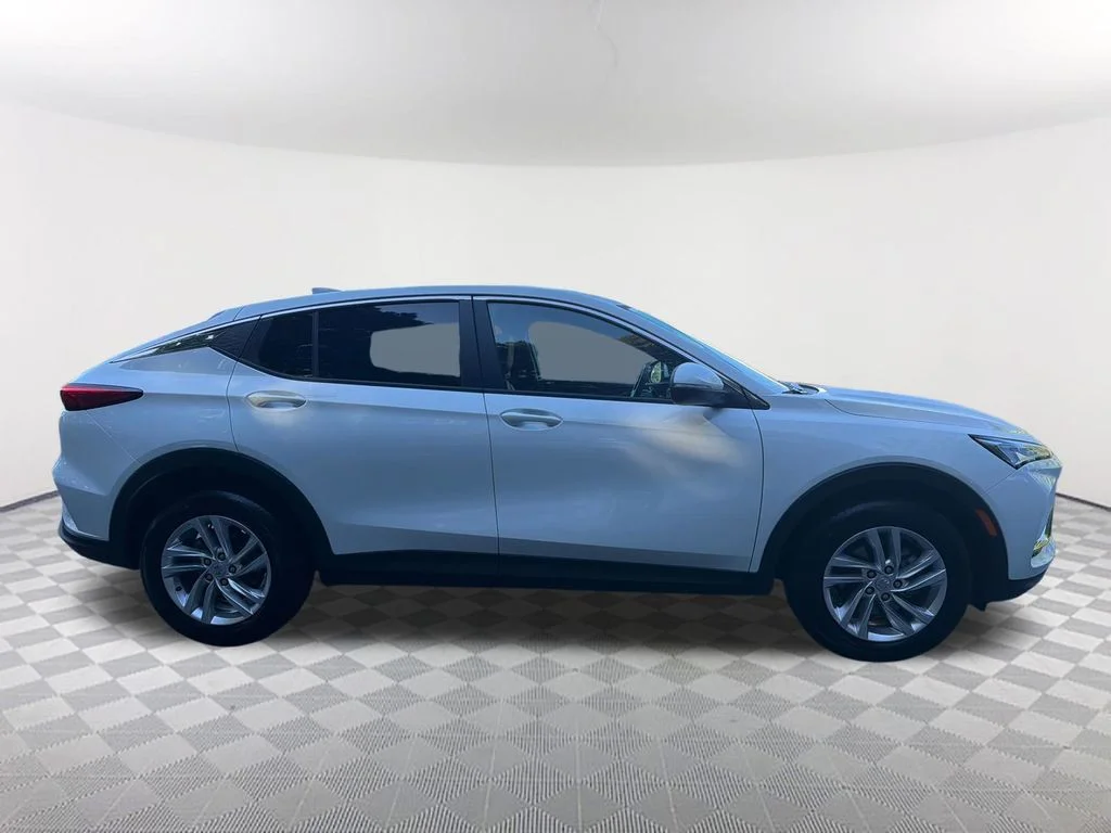 Used 2025 White Buick Preferred image 4