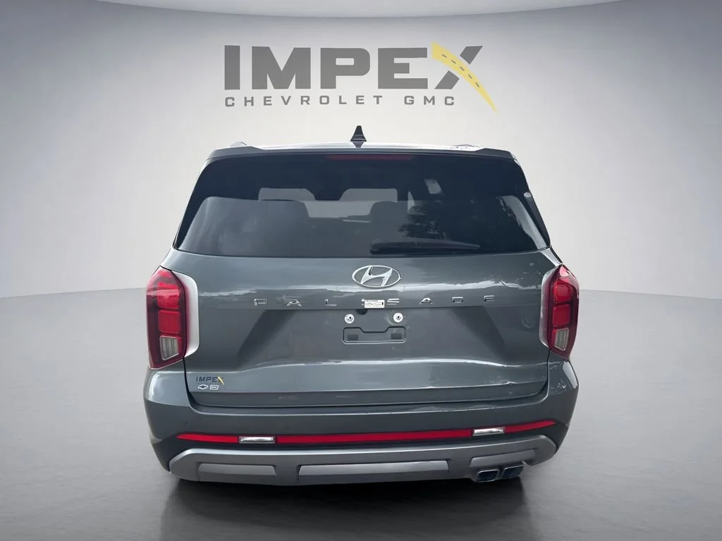 Used 2025 Charcoal Hyundai SEL image 4