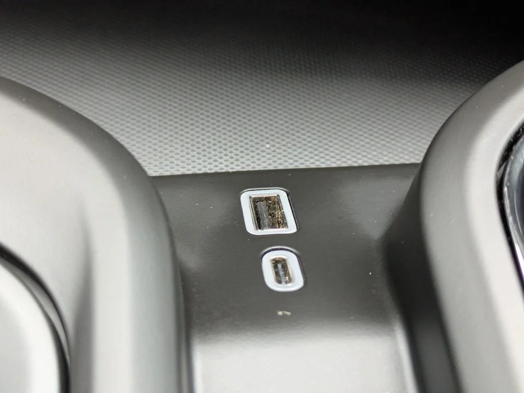 Used 2026 White GMC AT4 image 25