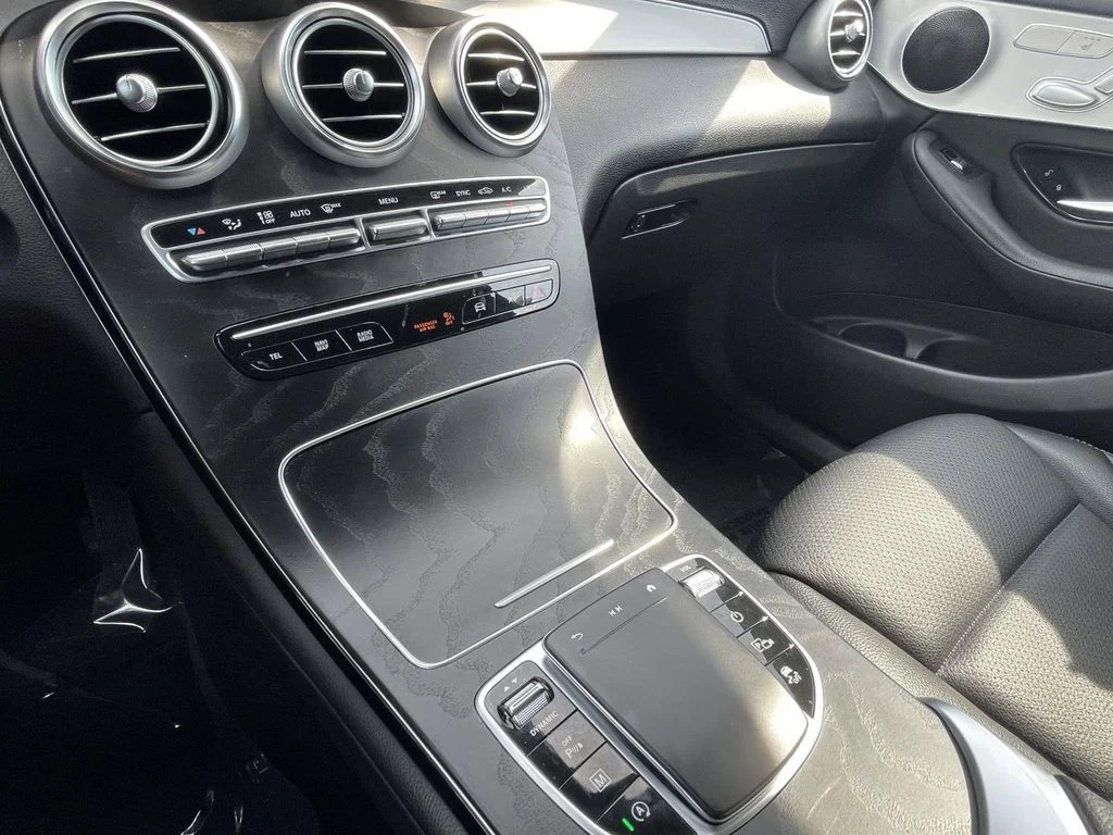2022 Mercedes-Benz GLC GLC300 - Photo 39