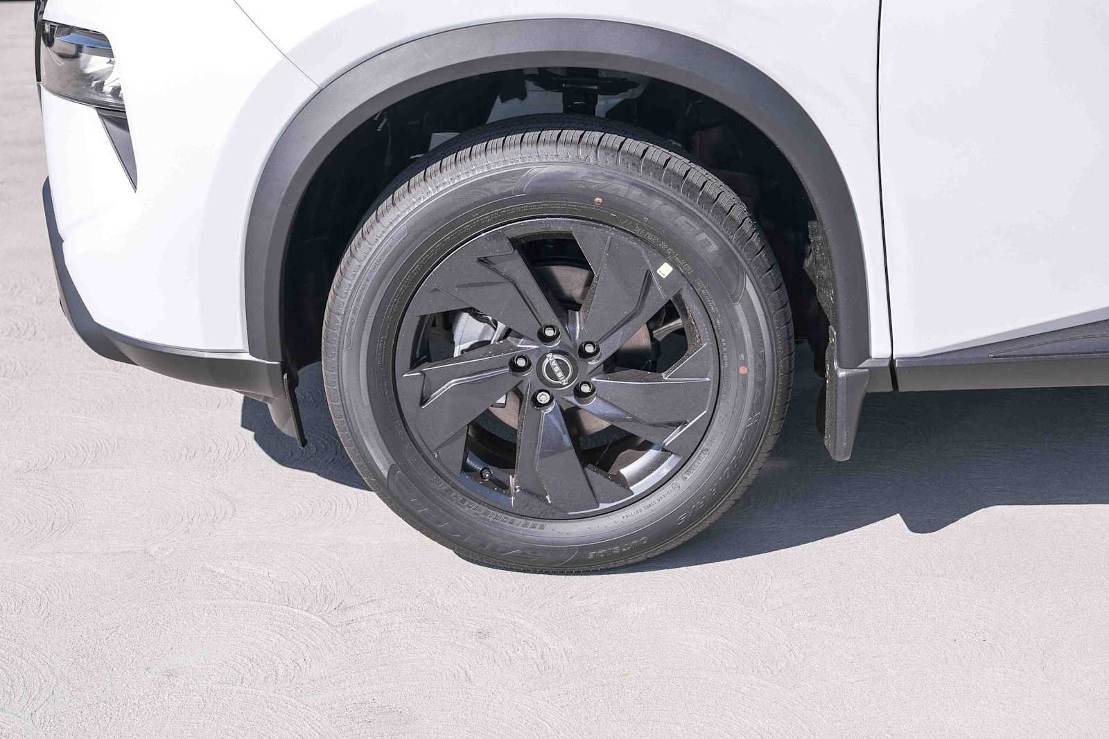 New 2026 Everest White Pearl TriCoat Nissan SV image 10