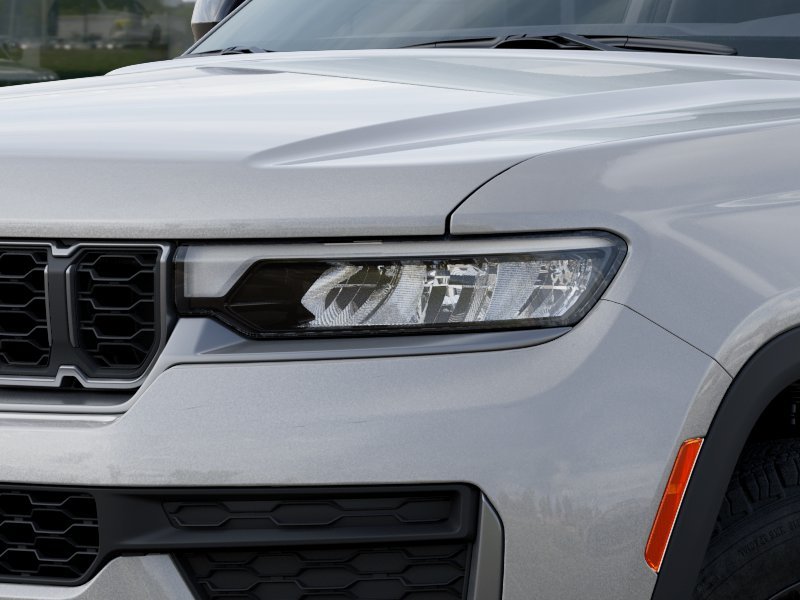 New 2026 Silver Zynith Jeep Altitude image 10