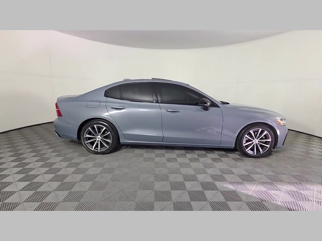 Certified Used 2022 Gray Volvo Momentum image 37