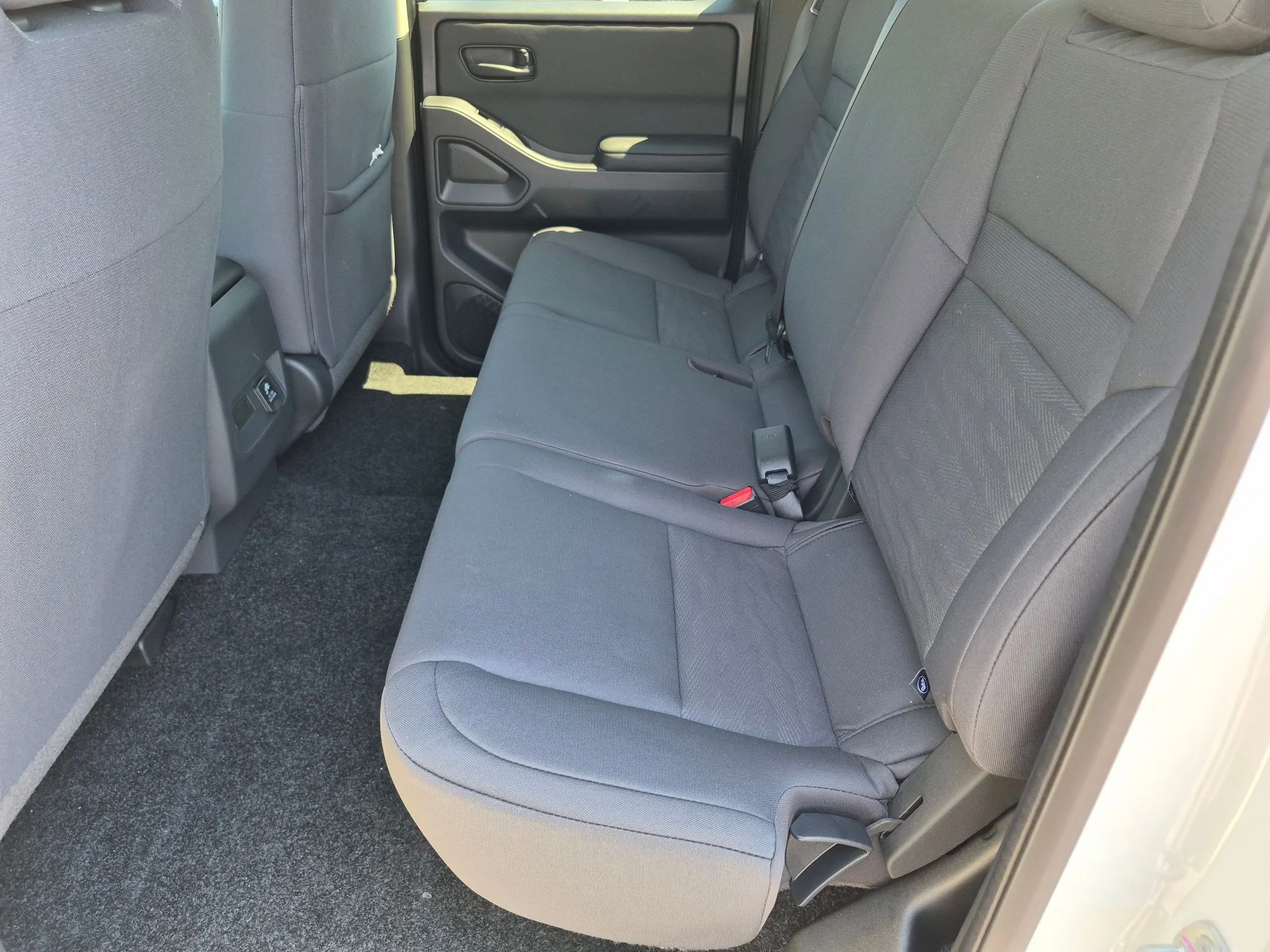 New 2026 Glacier White Nissan Crew Cab S image 22