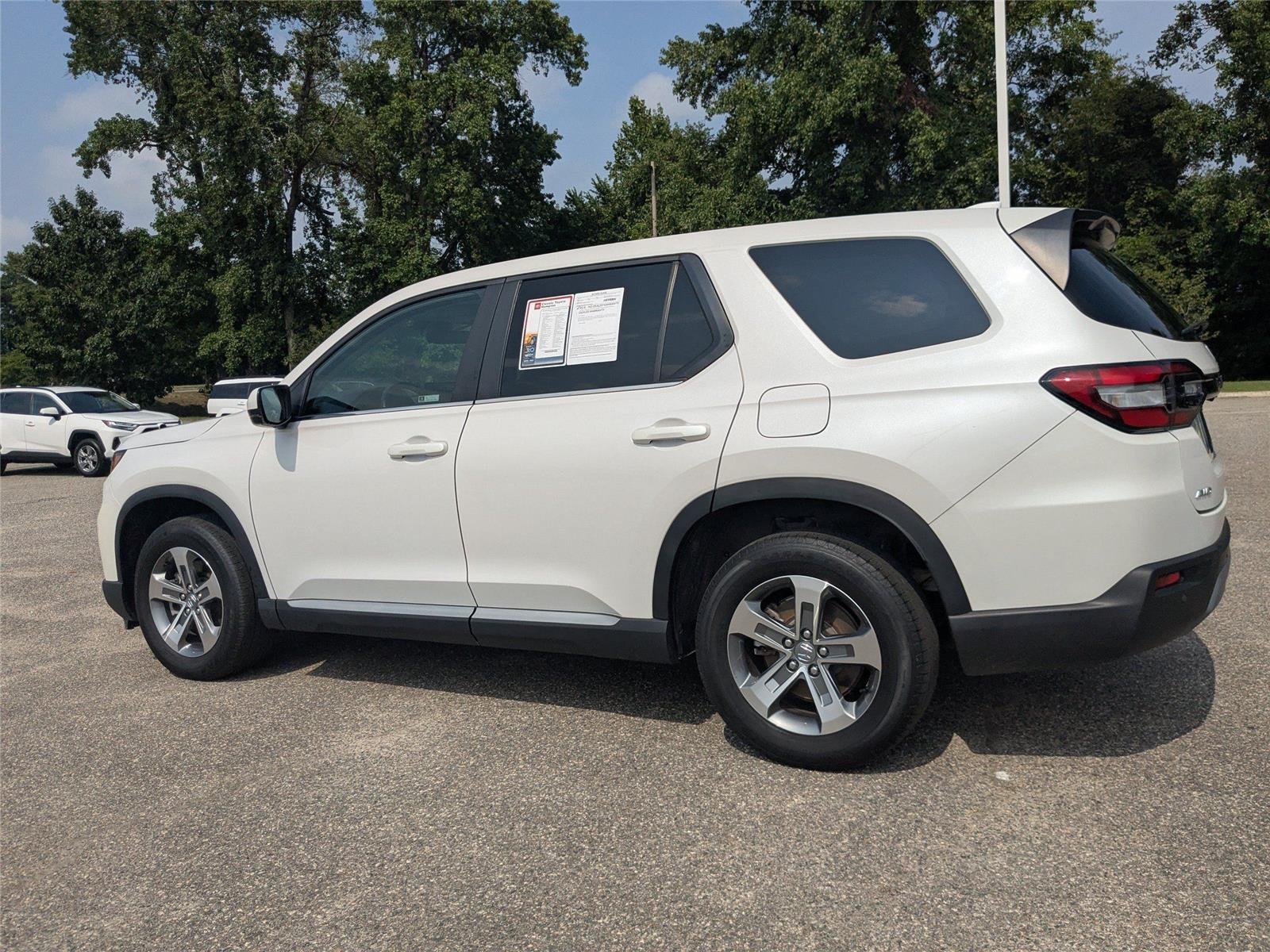 Used 2023 Platinum White Pearl Honda EX-L 7 Passenger image 6