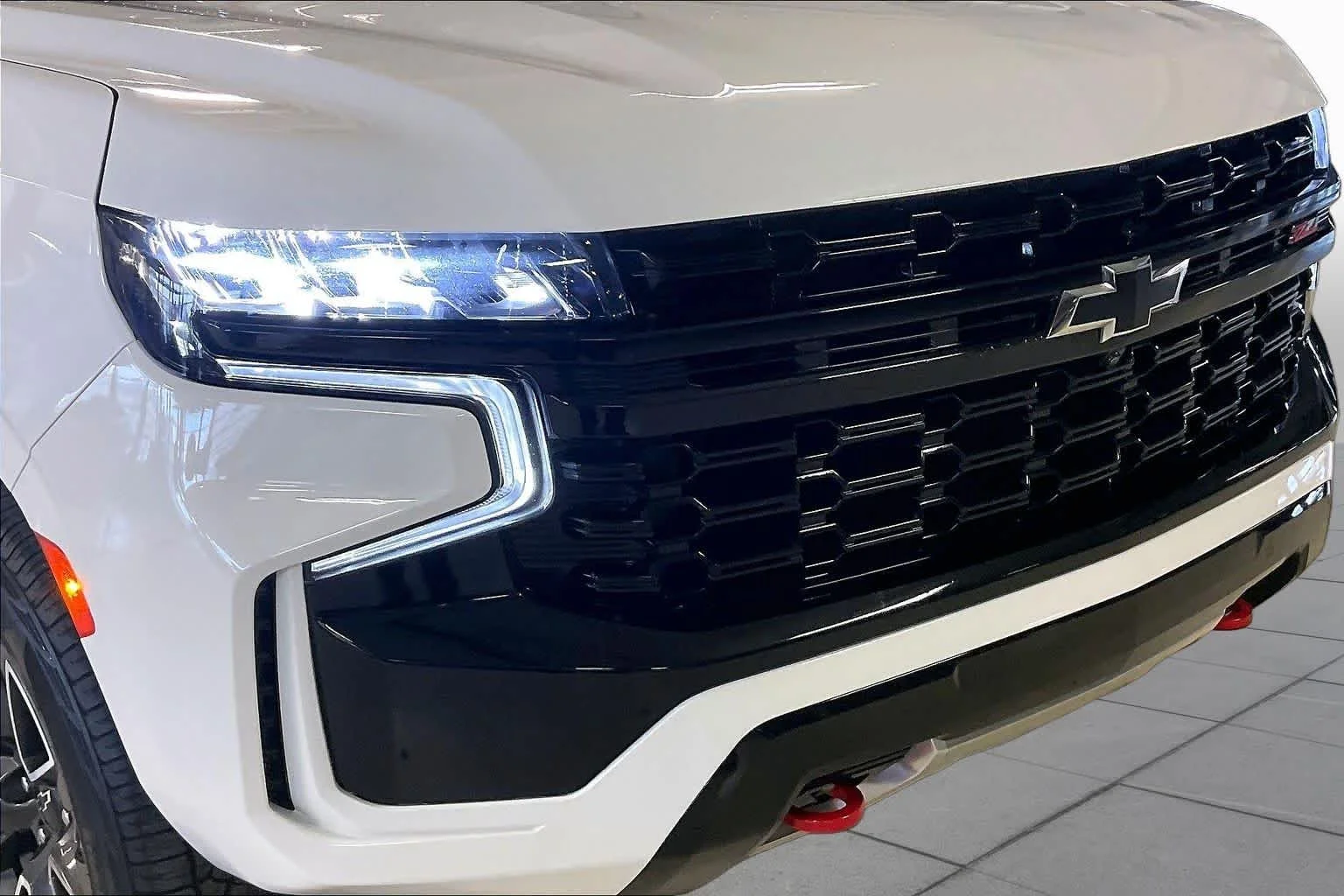 Used 2024 Summit White Chevrolet Z71 image 58