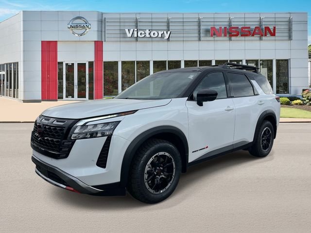New 2026 Everest White Pearl TriCoat / Super Black Two-tone Nissan Rock Creek® image 7