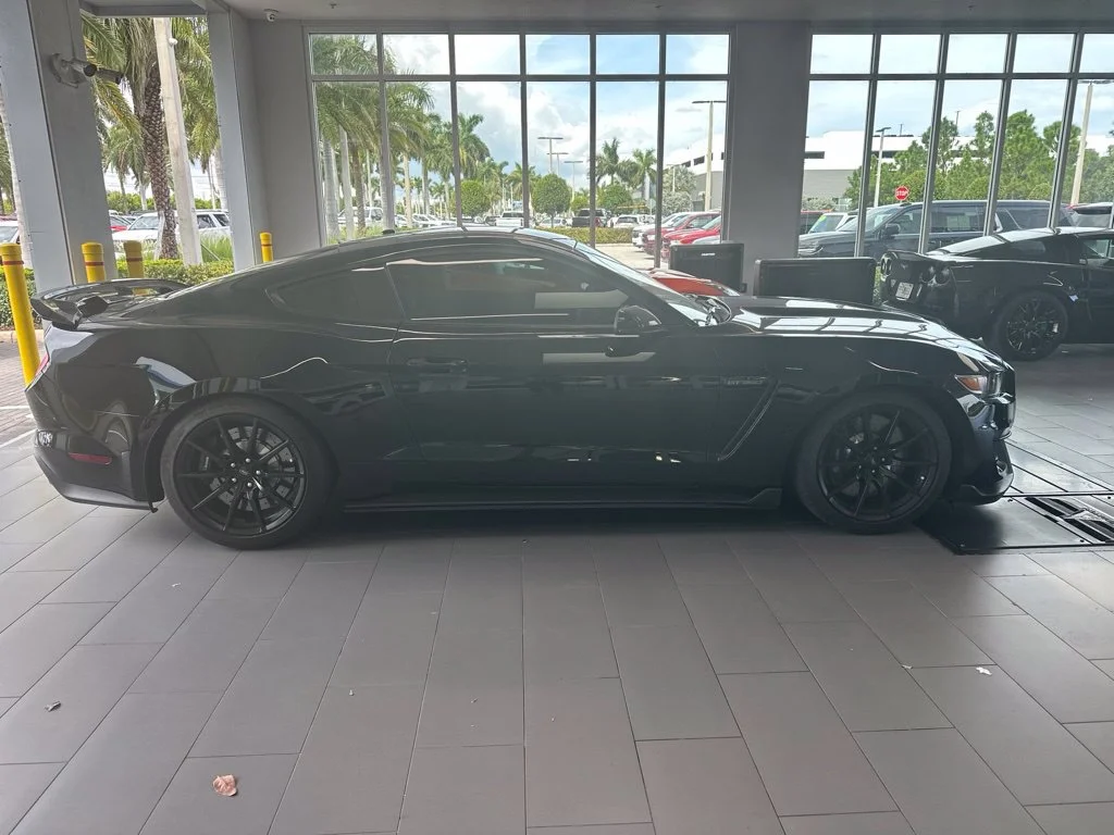 Used 2018 Black Ford Shelby GT350 image 4