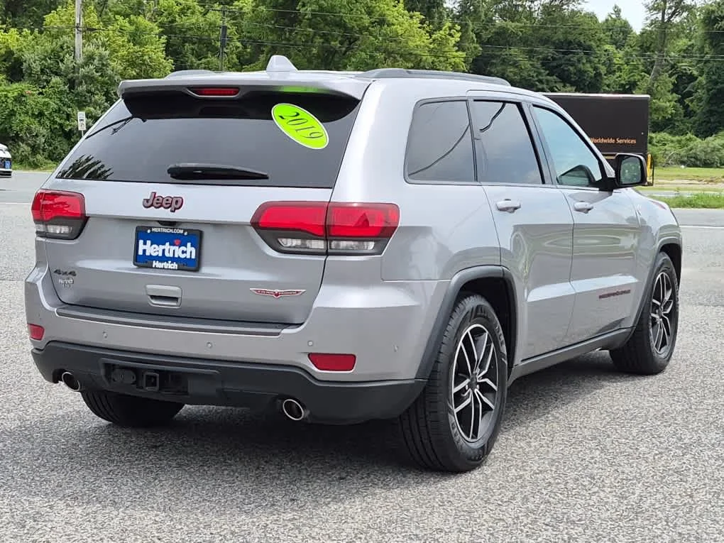 Used 2019 Billet Silver Metallic Clearcoat Jeep Trailhawk image 3
