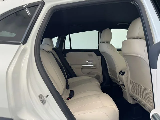 New 2026 White Mercedes-Benz GLA 250 image 18