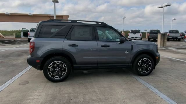 New 2026 Carbonized Gray Metallic Ford Outer Banks® image 87