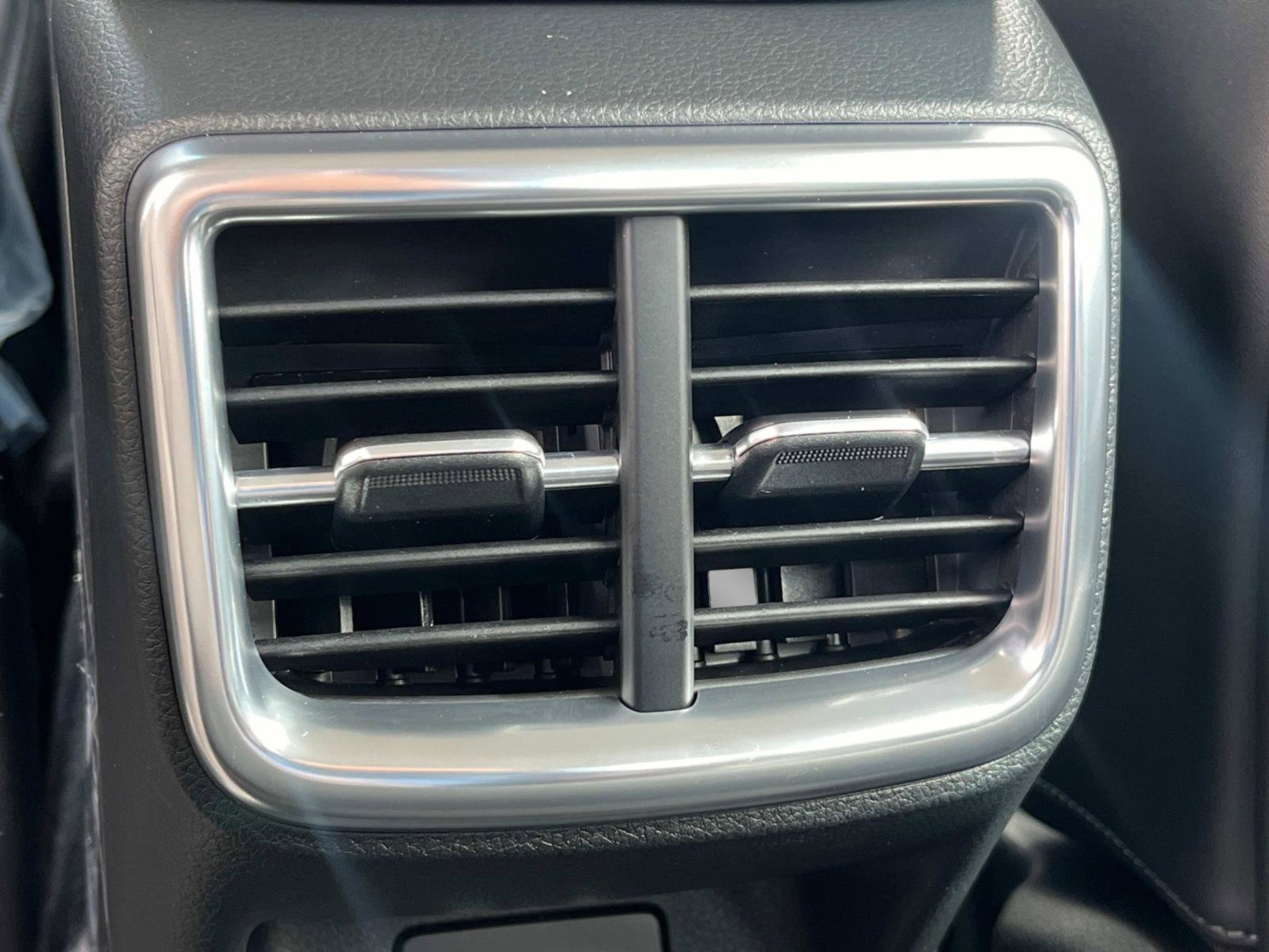 2025 Kia K5 EX - Photo 17