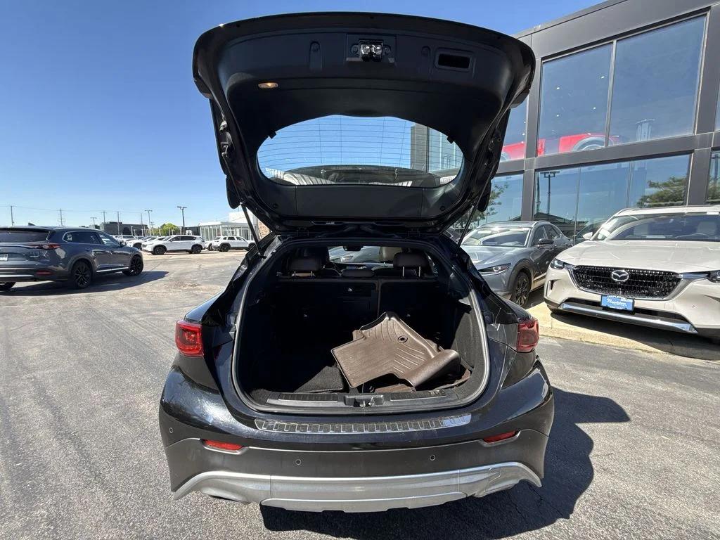 Used 2017 Black INFINITI Premium image 26