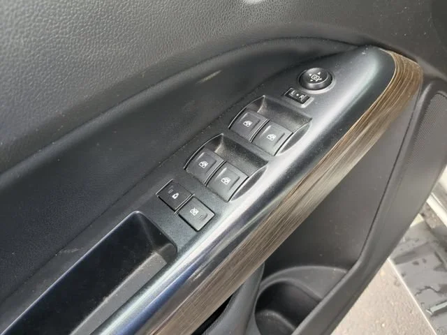Used 2019 White GMC 4WD Denali image 14