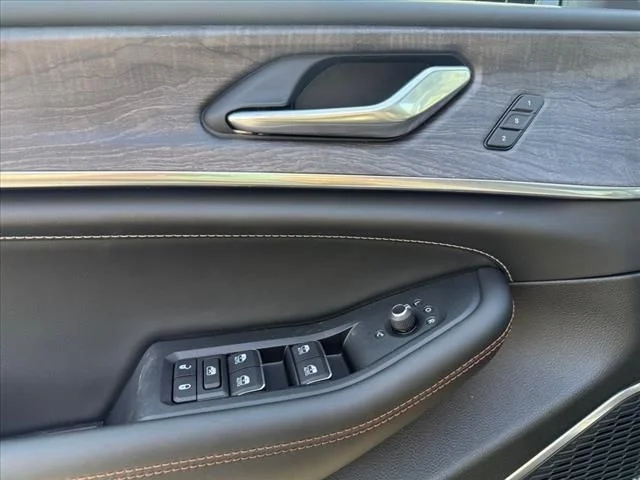 2025 Jeep Grand Cherokee L Overland - Photo 16