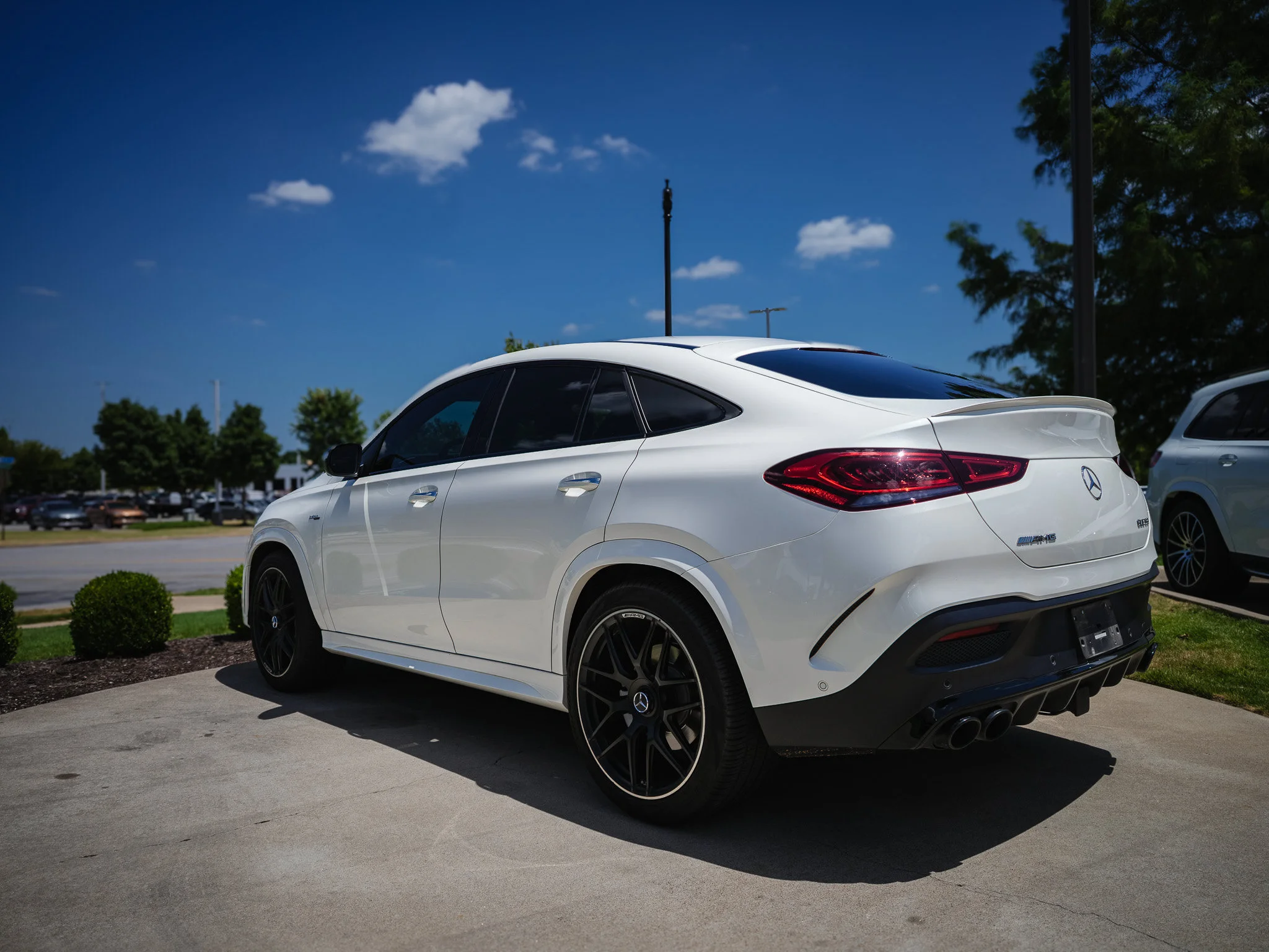 Used 2022 Diamond White Mercedes-Benz GLE 53 AMG® image 4