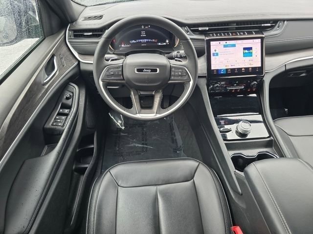 Used 2024 Baltic Gray Metallic Clearcoat Jeep Limited image 4