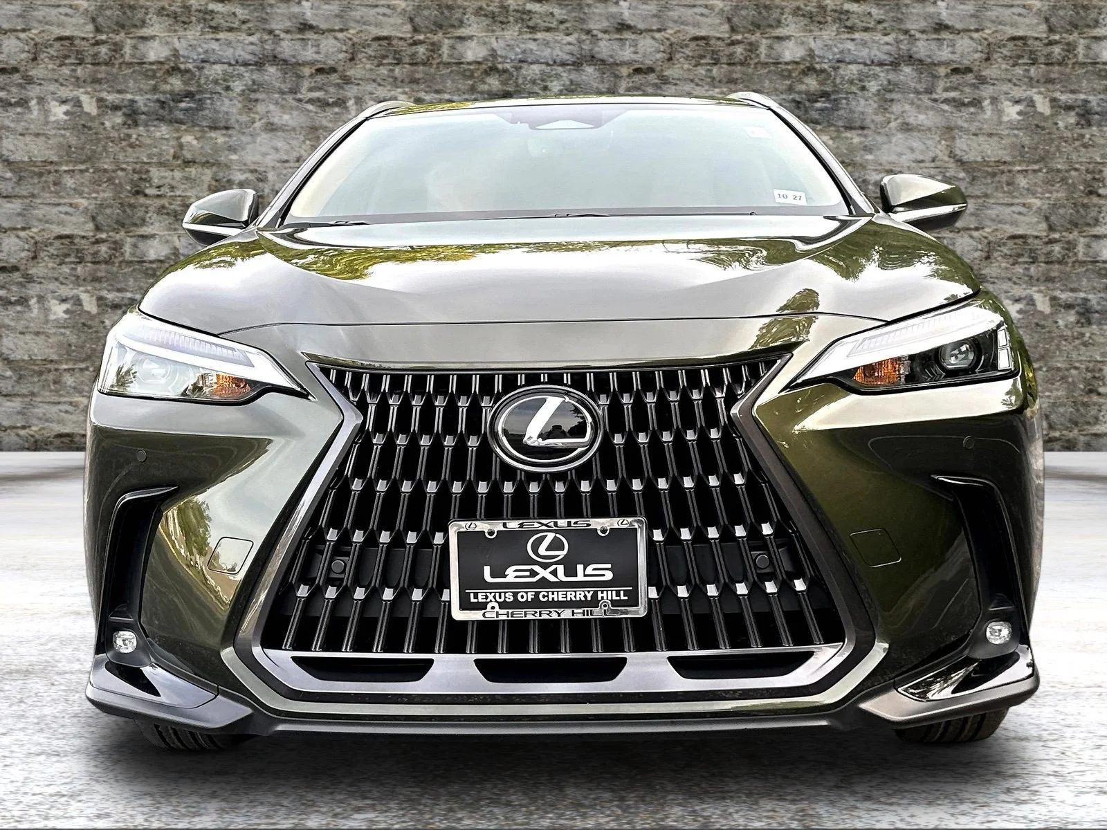 Used 2022 NORI GREEN PEARL Lexus  image 2