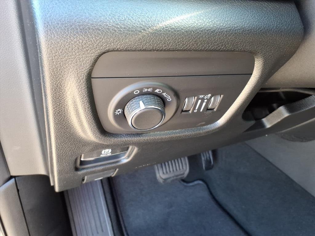 New 2026 Baltic Gray Metallic Clear-Coat Exterior Paint Jeep Laredo image 10