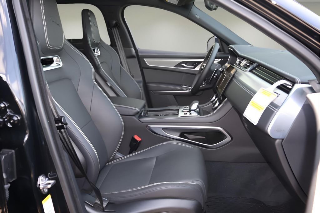 2026 Jaguar F-Pace R-Dynamic S - Photo 17