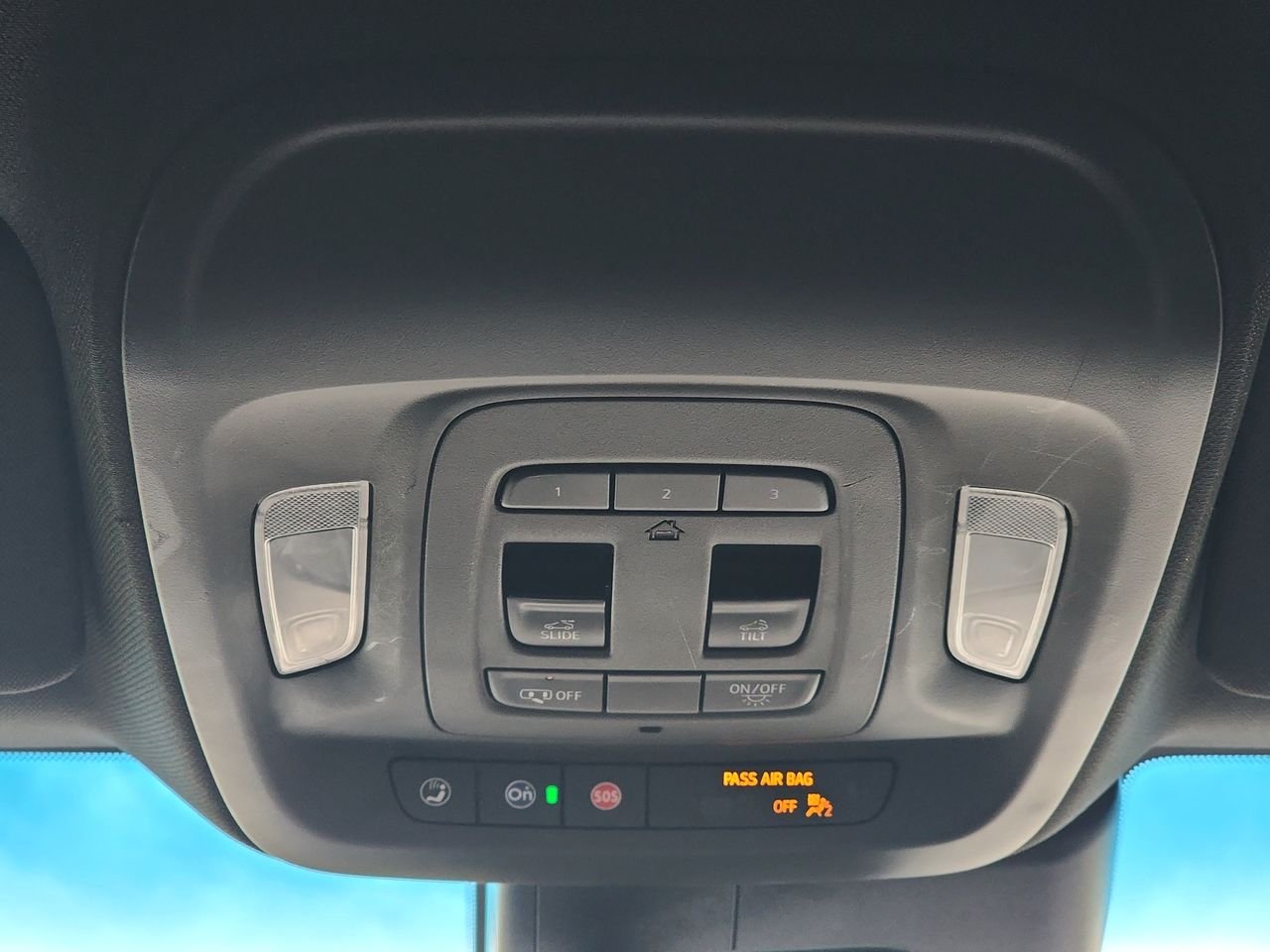 Used 2023 White Cadillac Sport image 27