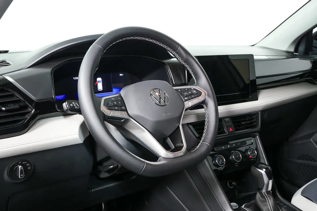 New 2026 Platinum Gray Metallic Volkswagen S image 4
