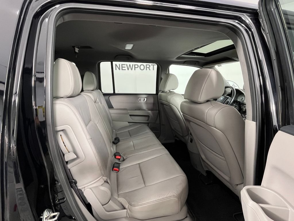 Used 2014 Black Honda EX-L image 18