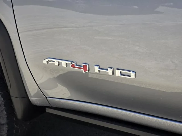 2026 GMC Sierra 2500HD AT4 - Photo 9