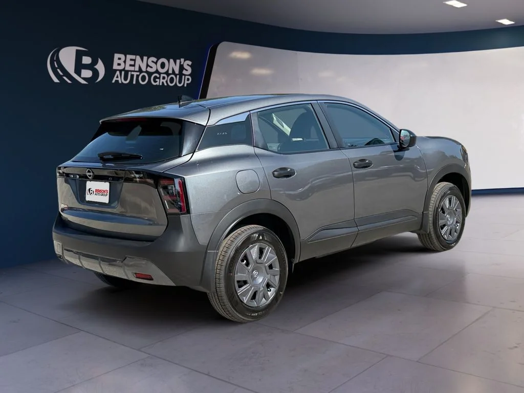 New 2027 Gray Nissan S image 5