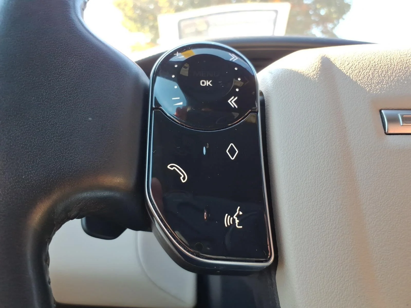 Used 2020 Fuji White Land Rover SE image 15
