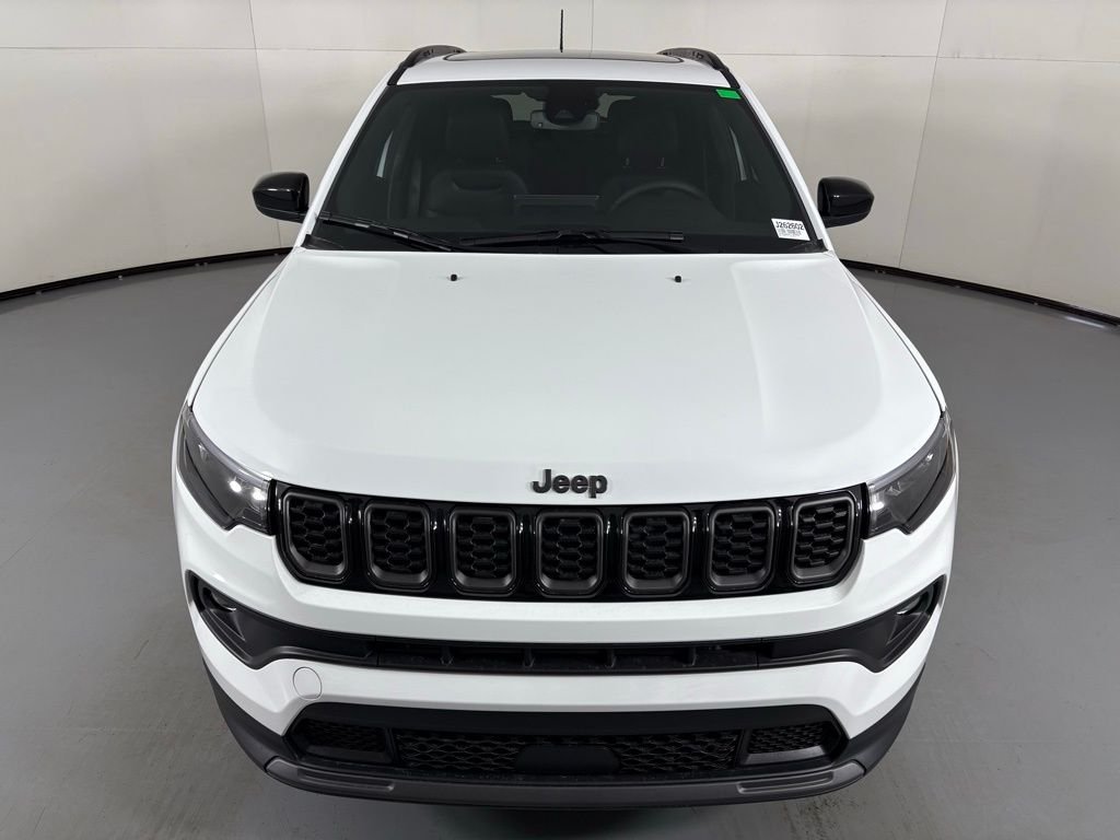 New 2026 Bright White Clear-Coat Exterior Paint Jeep Latitude image 4