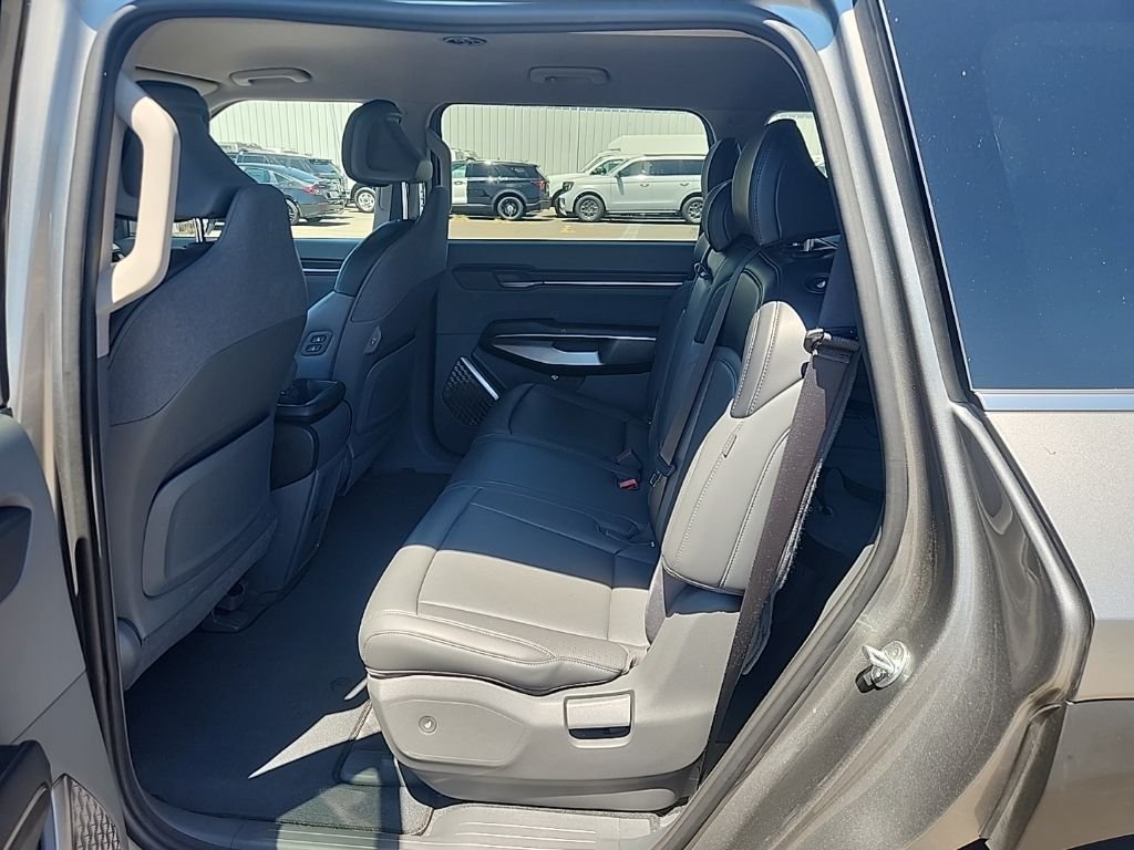 Used 2024 Gray Kia Light image 20