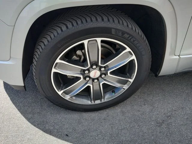 Used 2017 Silver GMC Denali image 8