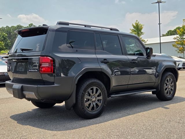 Used 2025  Toyota Base image 5