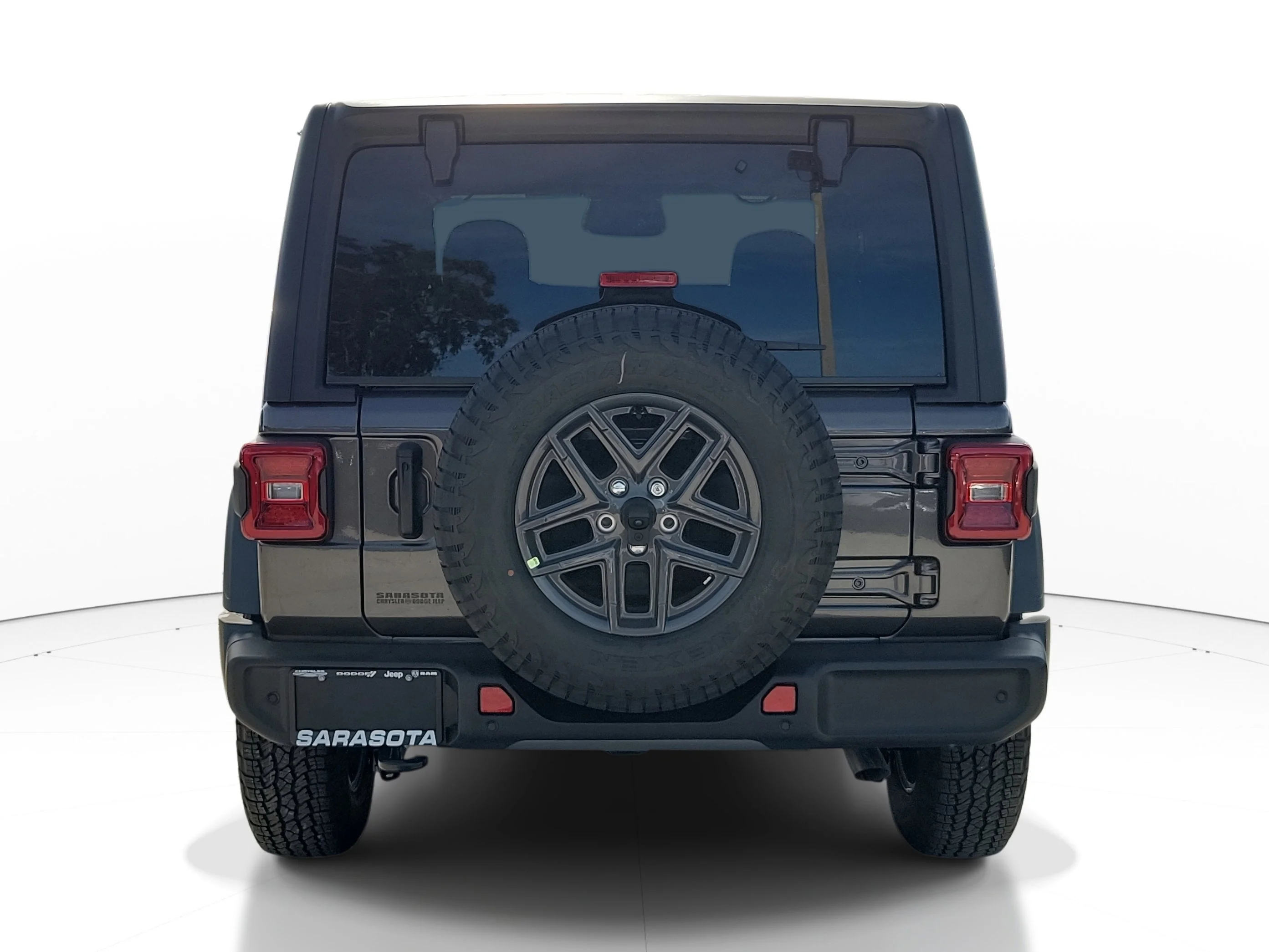 New 2026 Granite Crystal Metallic Clearcoat Jeep Sport S image 4