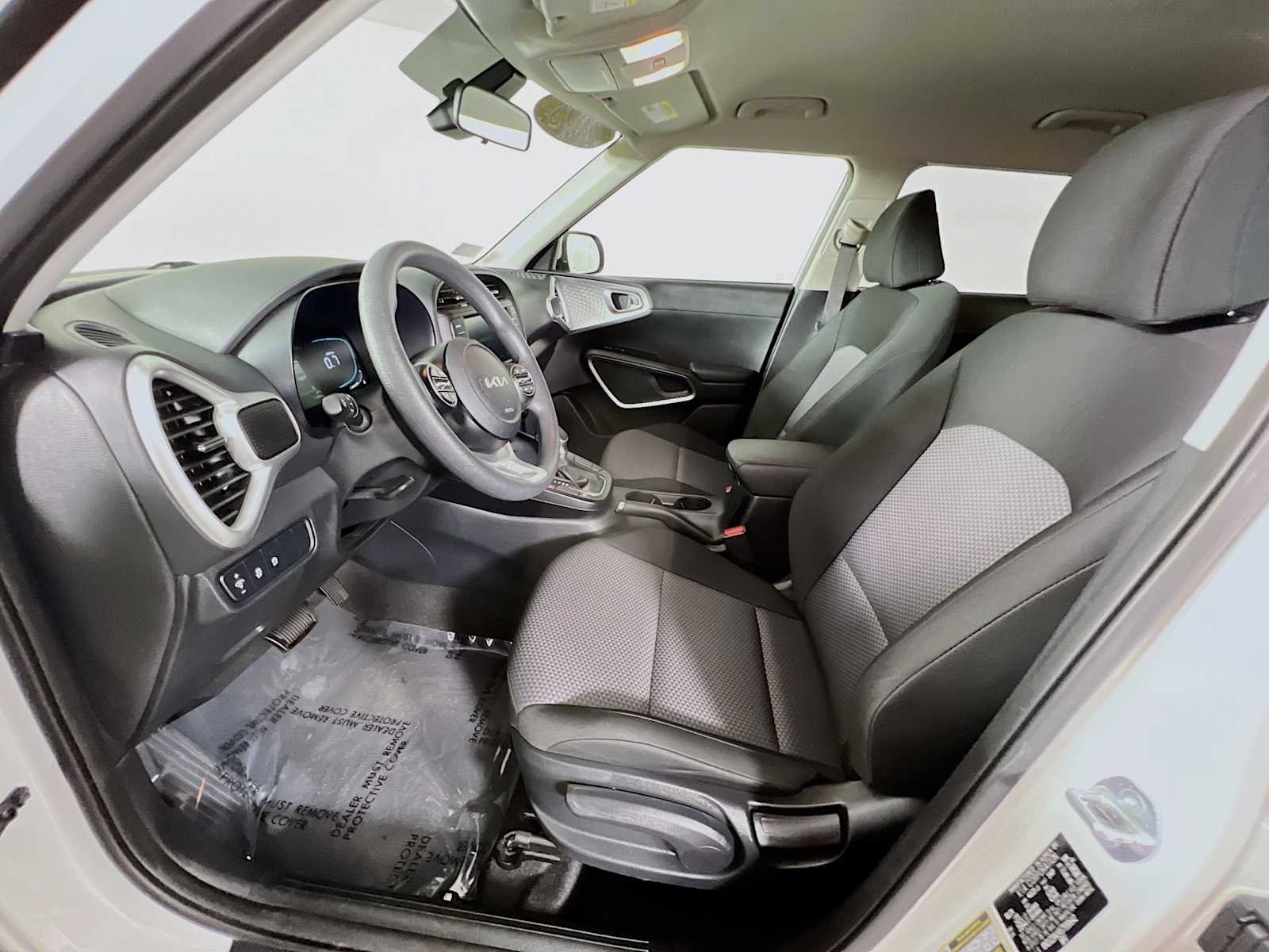 Used 2025 Snow White Pearl Kia LX image 20